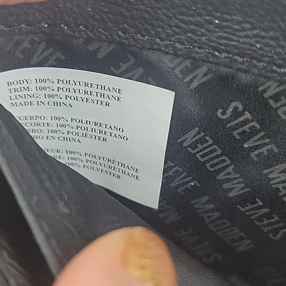 Steve Madden black vegan leather zip‎ wallet / wristlet 8.25